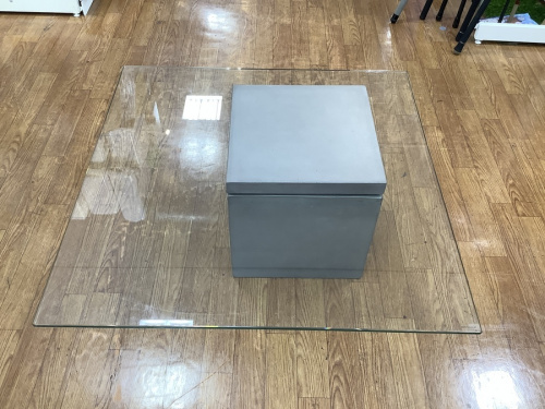 フライングテーブルのローテーブル