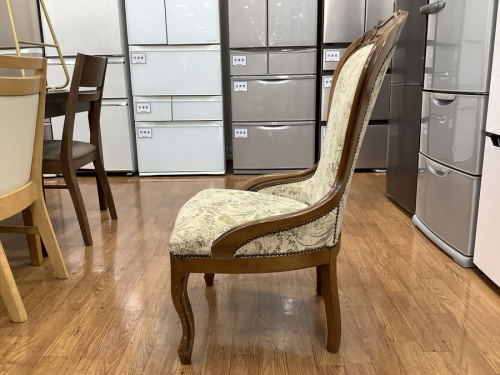 コンソールテーブルのダイニングチェアー