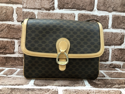 ヴィンテージのショルダーバッグ