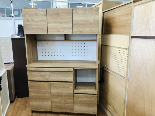 モーションレール搭載のキッチン収納