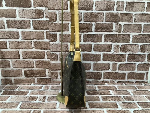 LOUIS VUITTONのモノグラム