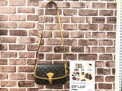 ブランド・ラグジュアリーのLOUIS VUITTON