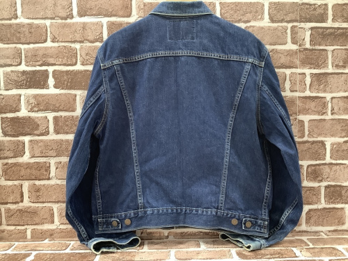 デニムジャケットのLevi's