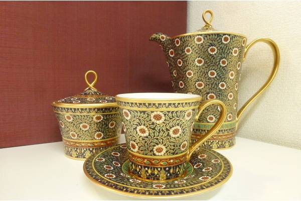 タイ王室御用達】Royal Porcelain パーティーセット買取入荷致しました 