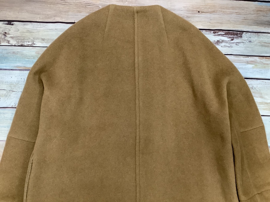 LONDON Tradition(ロンドントラディション)からノーカラーコートが入荷