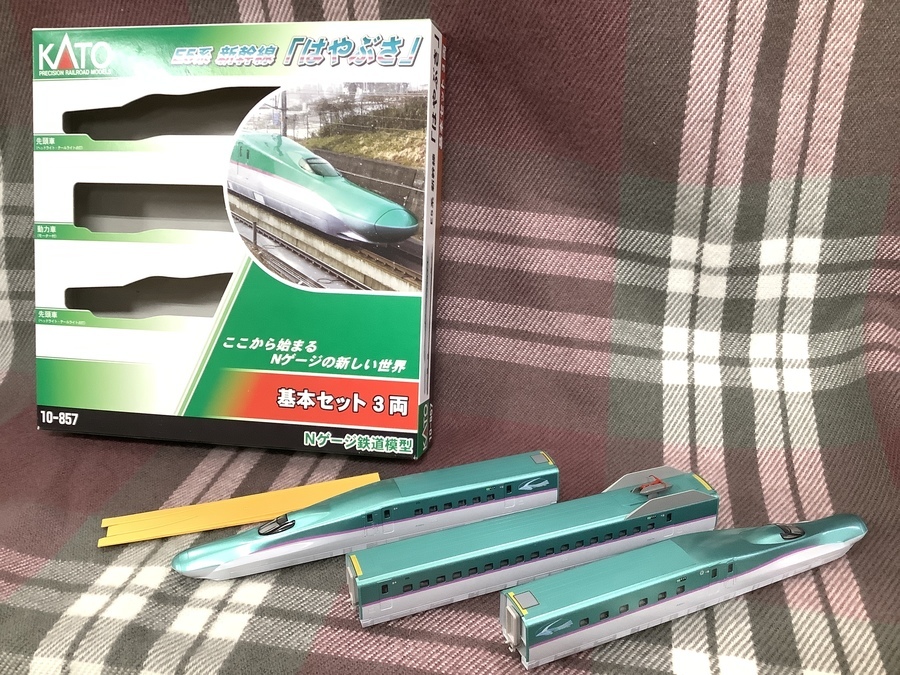 Nゲージ10-857 E5系 新幹線はやぶさの鉄道模型が入荷致しました