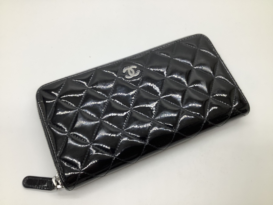 CHANEL エナメル財布