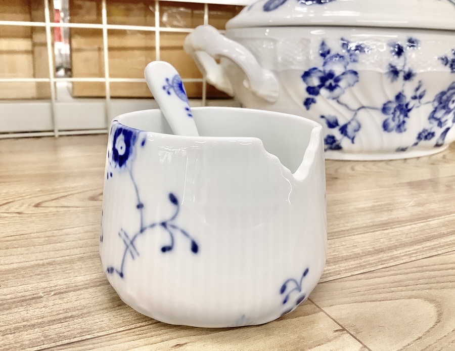 ROYAL COPENHAGEN(ﾛｲﾔﾙｺﾍﾟﾝﾊｰｹﾞﾝ) ブルーエレメンツのシュガーボウルが