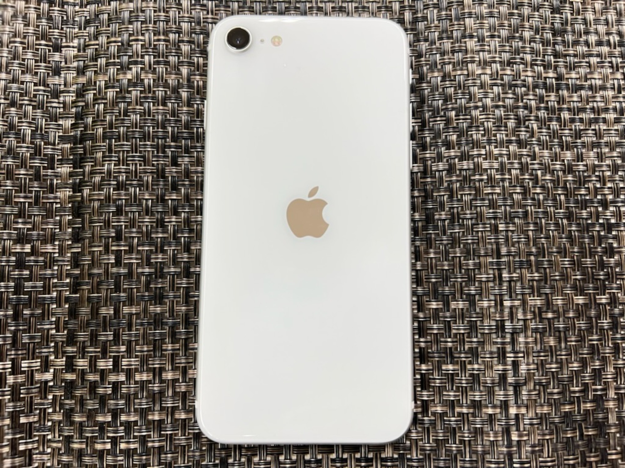 i phone SE 『MHGQ3J/A』が入荷致しました！ [2022.08.23発行]｜リサイクルショップ トレジャーファクトリー（トレフ ...