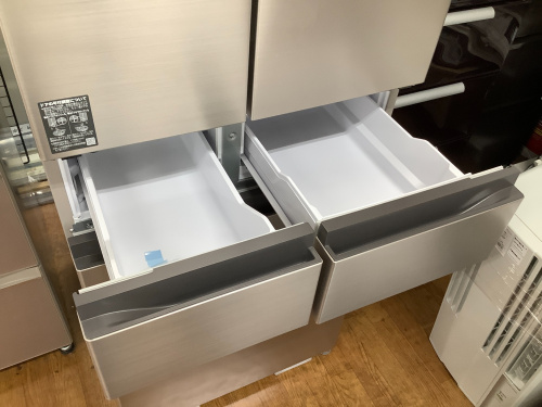 【トレファク摂津店】HITACHI（ヒタチ）6ドア冷蔵庫が入荷致しました！！ HITACHI（ヒタチ）より540Lの6ドア冷蔵庫（R-HW54S）が入荷致しました