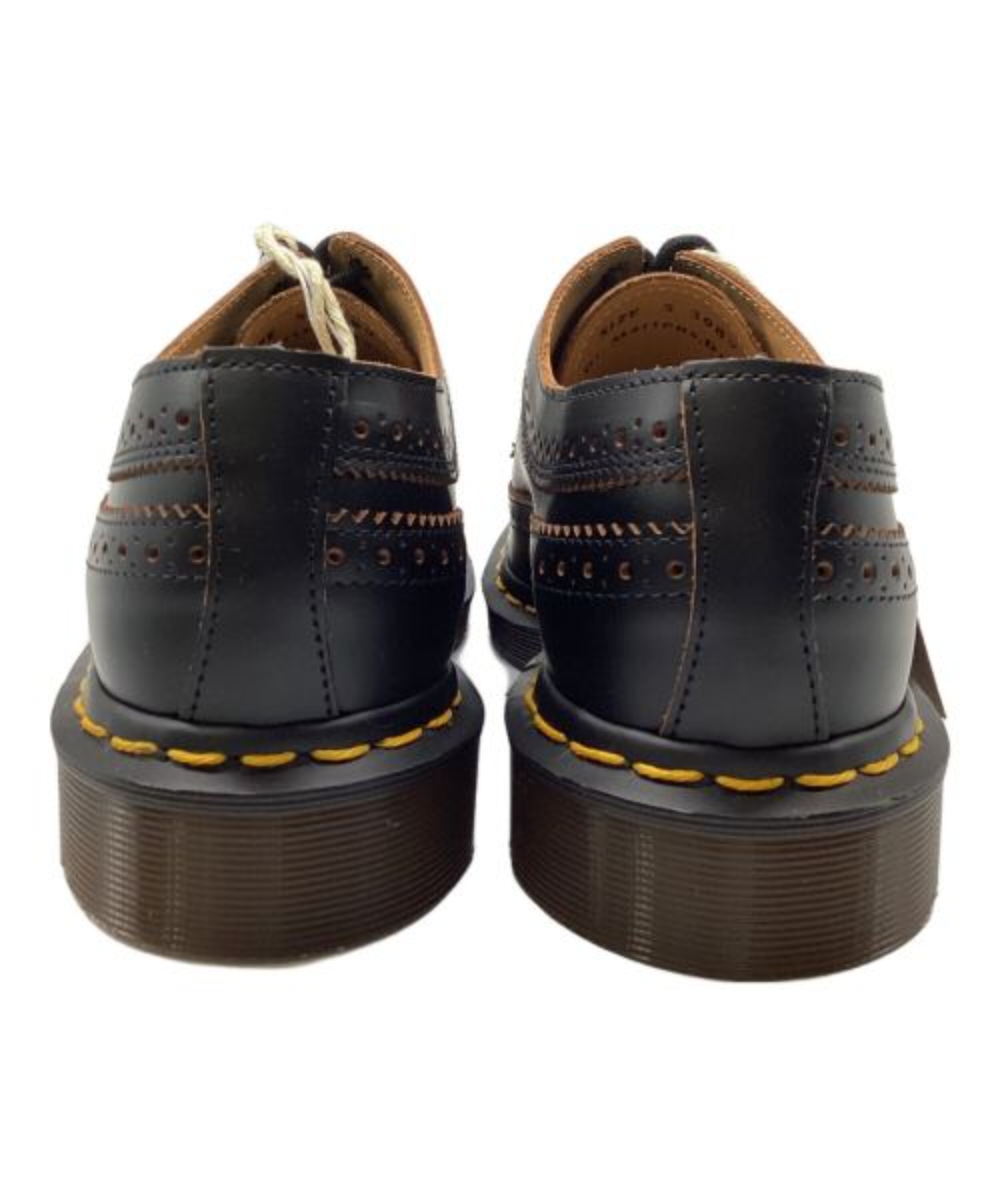 本日はDr.Martens（ドクターマーチン）のウィングチップシューズのご