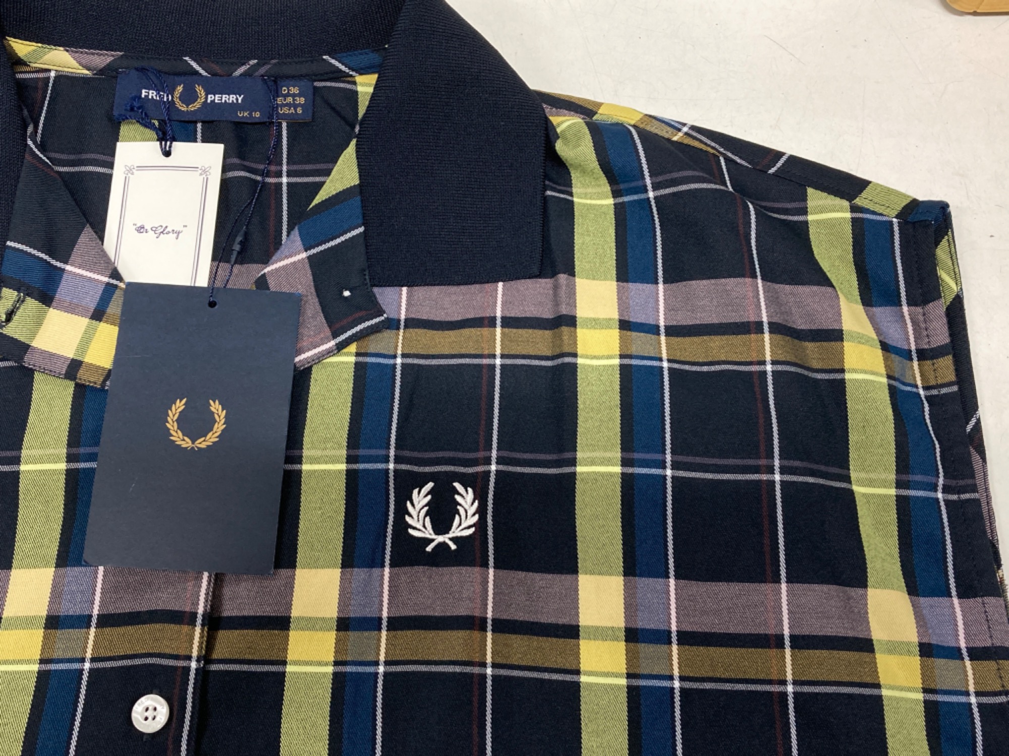 FRED PERRY ノースリーブ ポロシャツ UK 10 チェック柄 本日はFRED PERRY（フレッドペリー）のノースリーブチェック