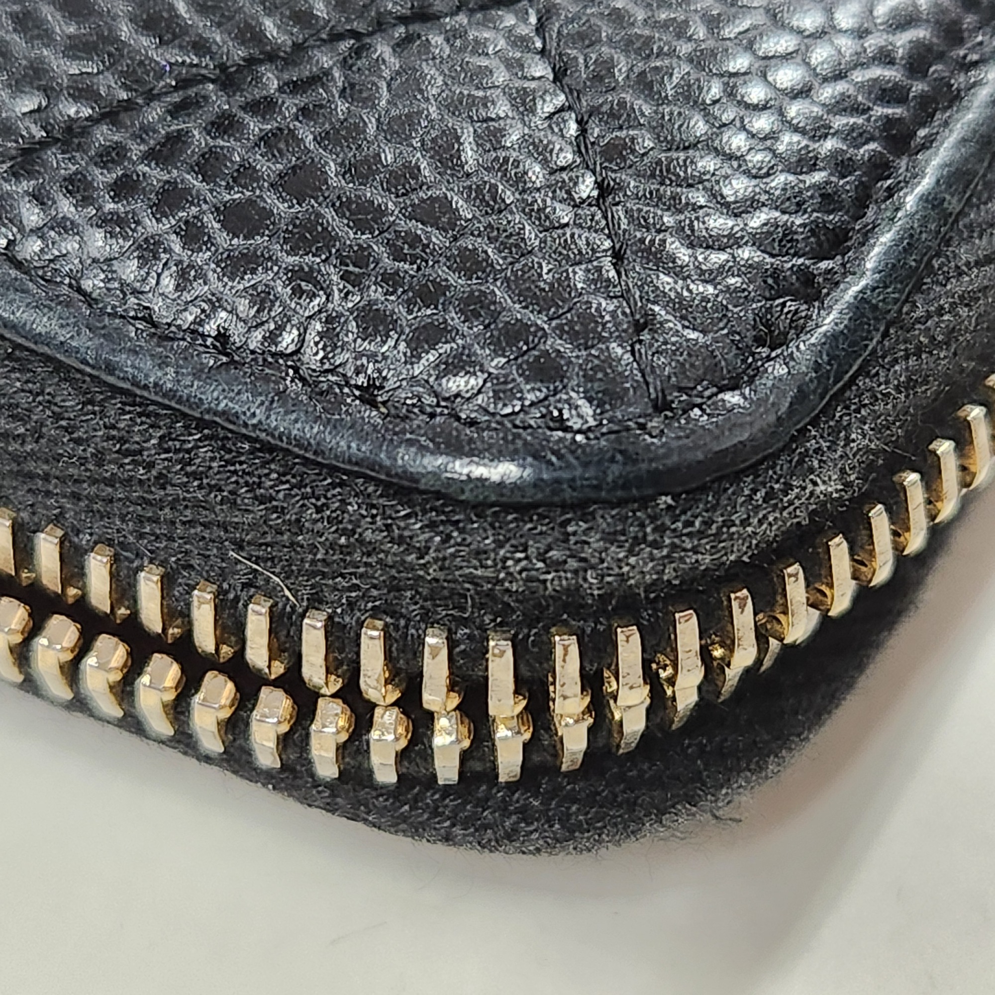 CHANEL】長財布＜クラシックロングジップウォレット＞キャビア