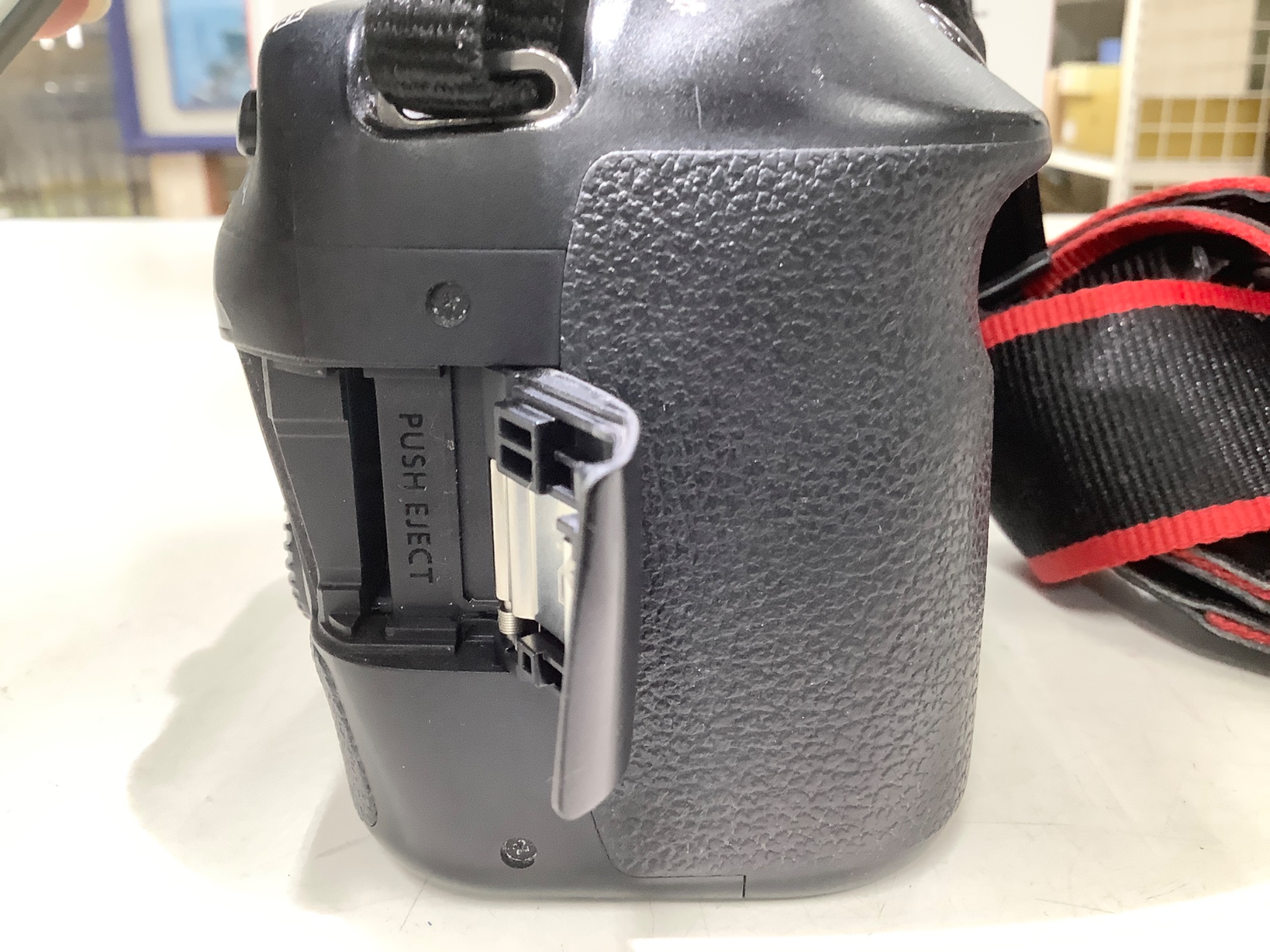 Canon/キャノン製 EOS 80D・デジタル一眼レフカメラが入荷致し Canon/キャノン製 EOS 80D・デジタル一眼レフカメラが入荷致し