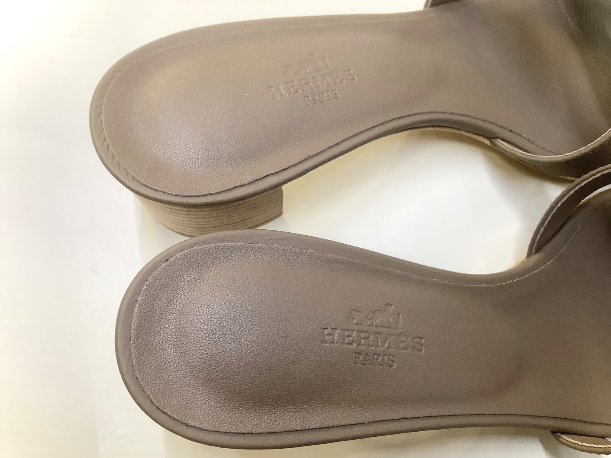 HERMES/エルメス】オアジス カーフレザーサンダルが入荷いたし