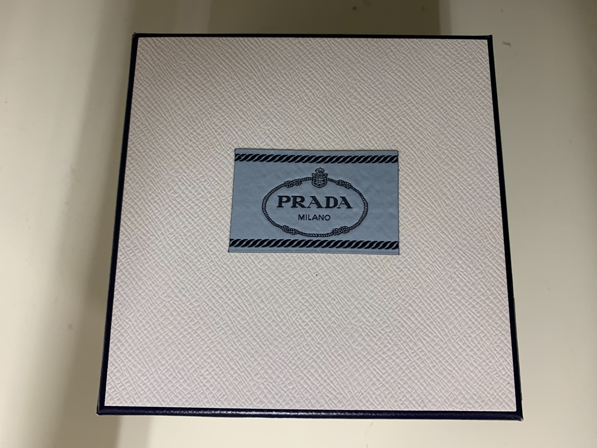 高貴な印象に】PRADAよりジュエリーボックスのご紹介です☆彡