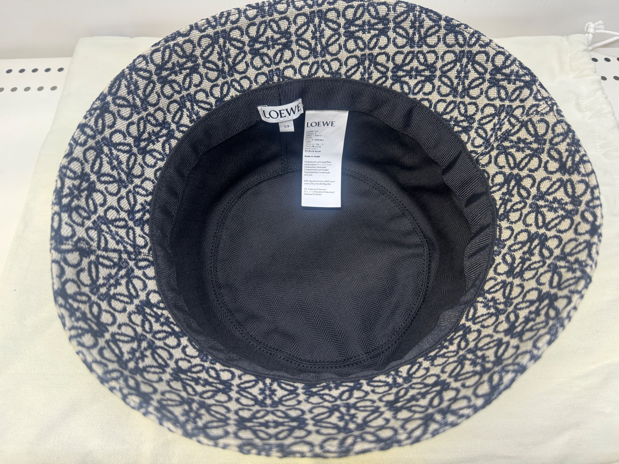 (新品)LOEWE ロエベ アナグラム バケットハット LOEWE ロエベ アナグラム パファー Bucket Hat バケットハット (LOEWE