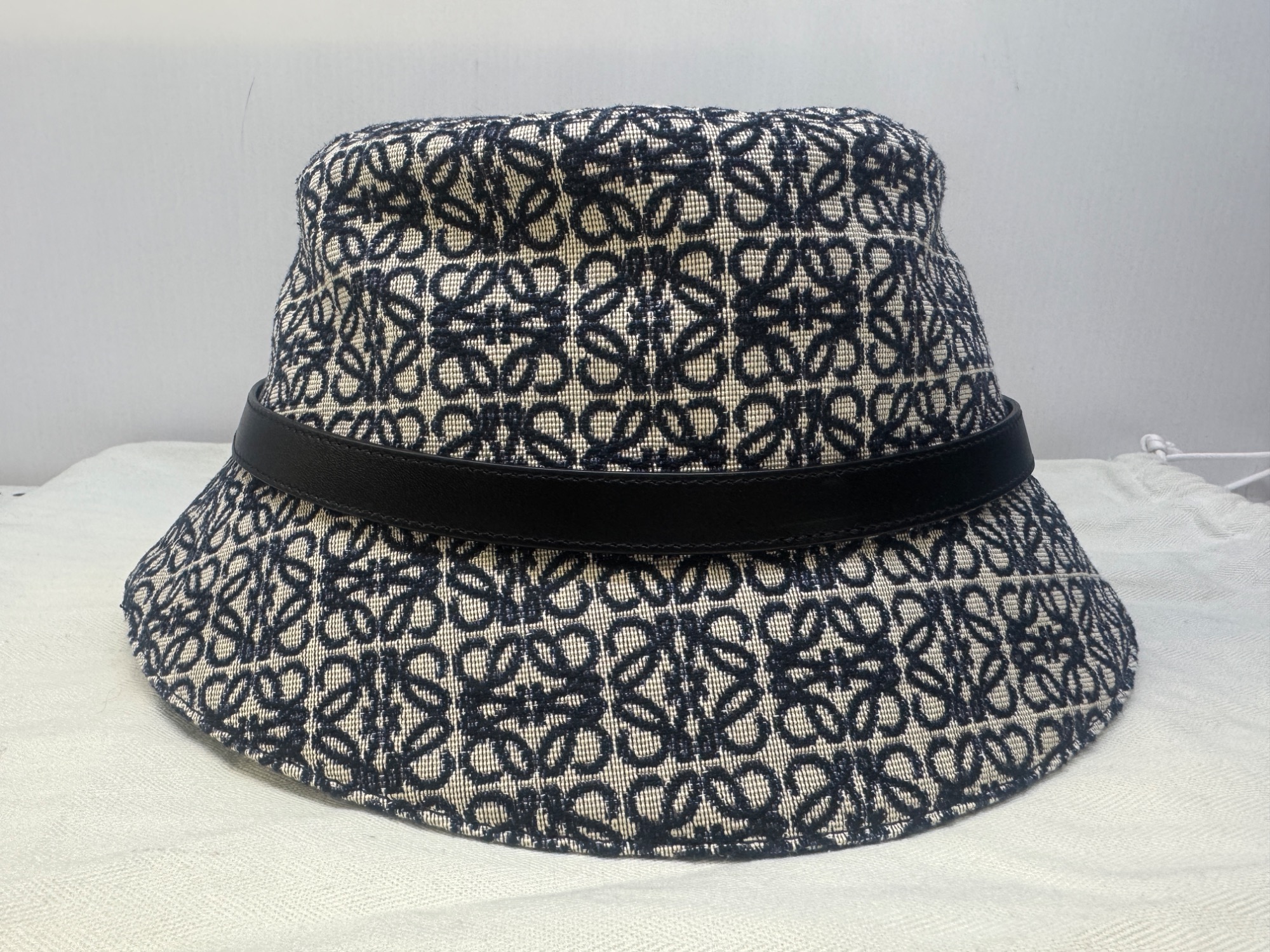 LOEWE(ロエベ)よりアナグラムバケットハットのご紹介です！｜2025年12