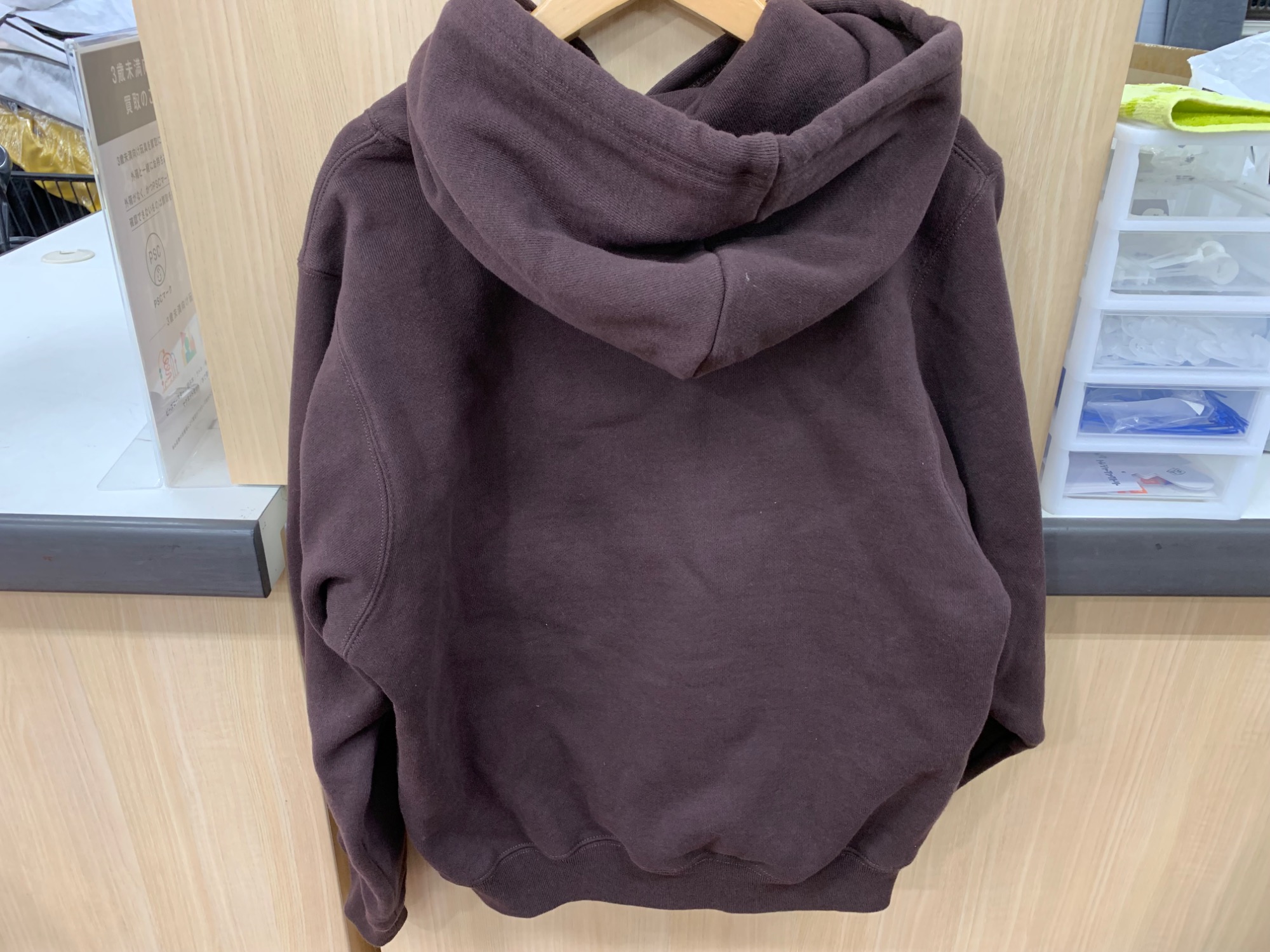 Bott(ボット)×TTT MSW(ティー)よりプルオーバーパーカーのご紹介です