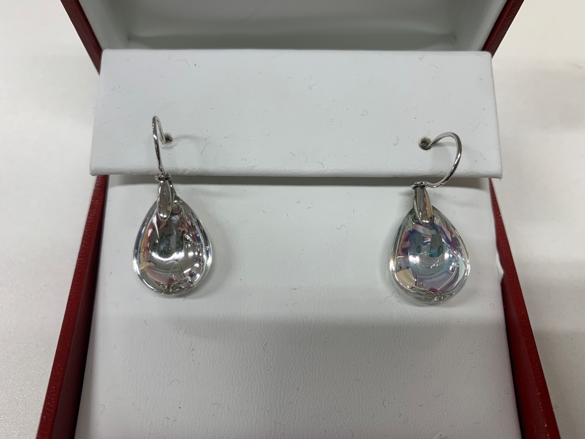 Baccarat (バカラ)よりティアドロップピアスのご紹介です