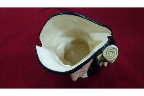 Royal Doulton(ロイヤルドルトン)のフィギュリン