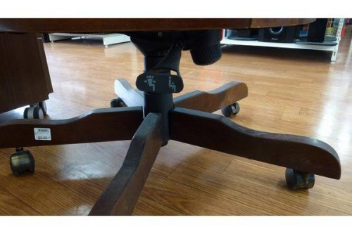 本革のキャスター付