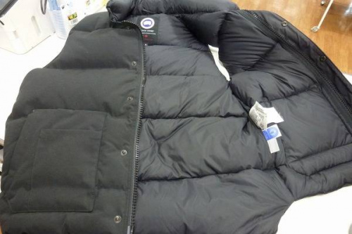 ダウンベストのCANADA GOOSE(カナダグース)