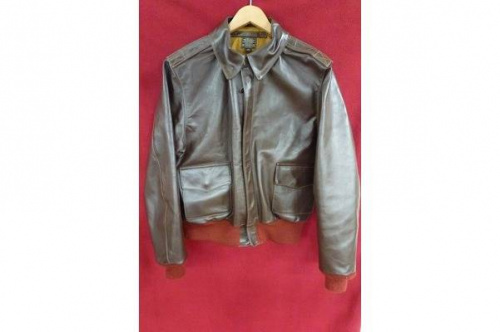 メンズファッションのフライトジャケット