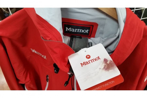 春物買取のマウンテンパーカー