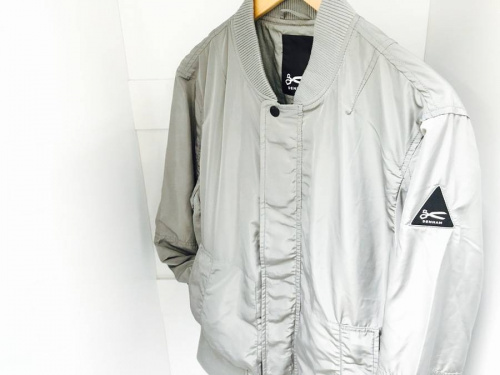 ヨットパーカーのブルゾン