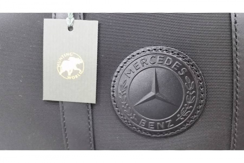 ボストンバッグのHUNTING WORLD