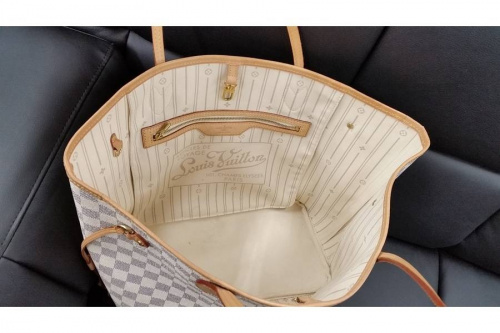 トートバッグのルイヴィトン（LOUIS VUITTON）