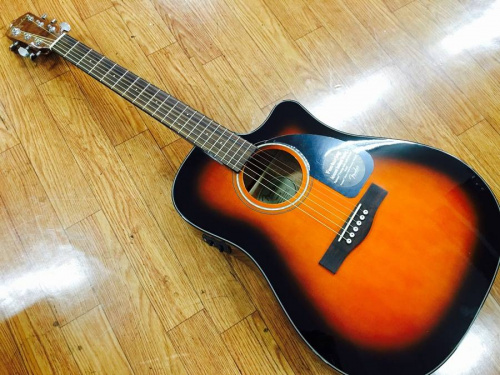 上板橋楽器のアコースティックギター