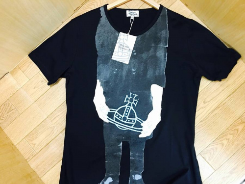 Vivienne WestwoodのTシャツ