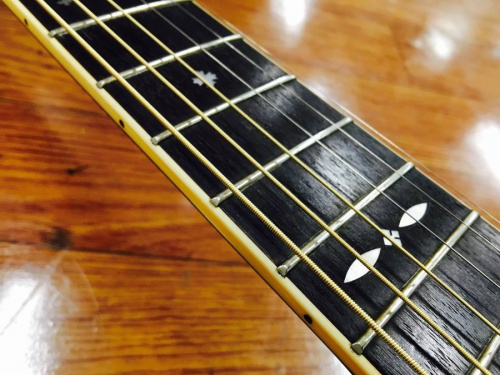 アコースティックギター