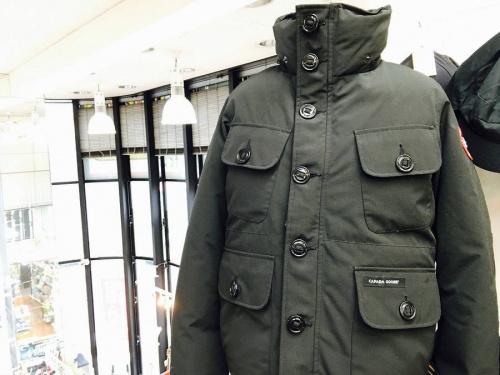 ジャケットのカナダグース(CANADA GOOSE)