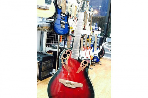 上板橋楽器のエレアコギター