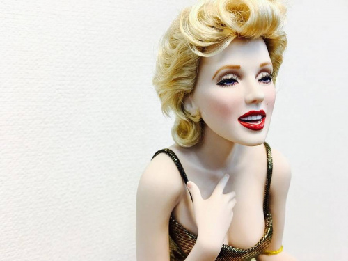ドールのマリリンモンロー