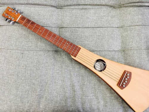 上板橋楽器のアコースティックギター