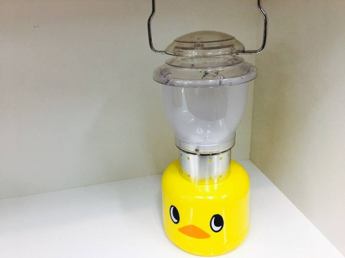 アウトドアのランタン