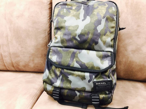 アウトドアのデイパック