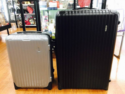 スーツケースのバッグ