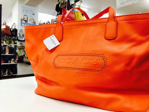 スーツケースのバッグ