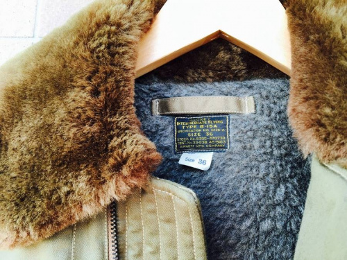 ジャケットのブルゾン