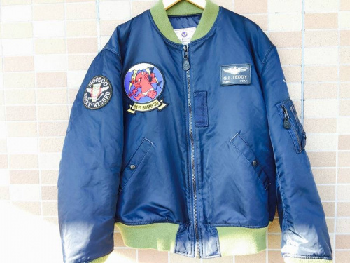 ジャケットのブルゾン