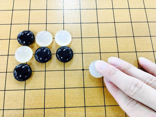 アナログゲームの碁石
