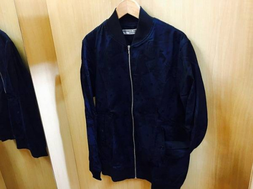 ジャケットのブルゾン