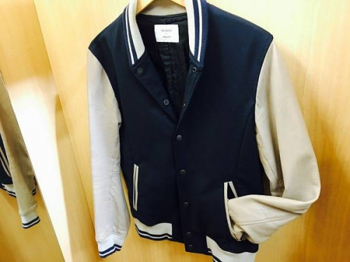 ジャケットのSTUDIOUS