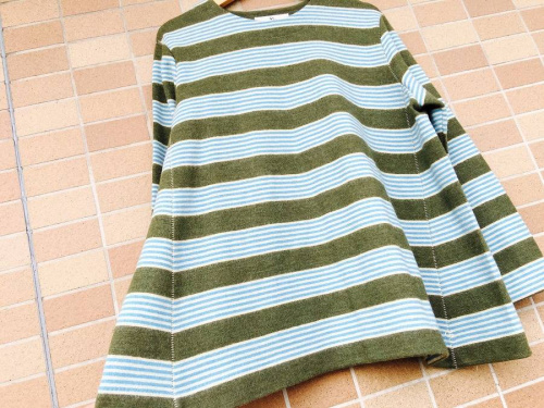 レディースファッションのカットソー