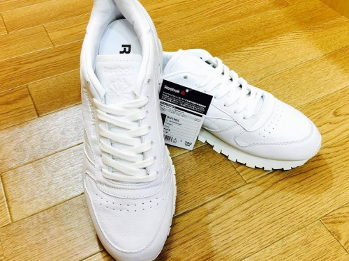 シューズのREEBOK
